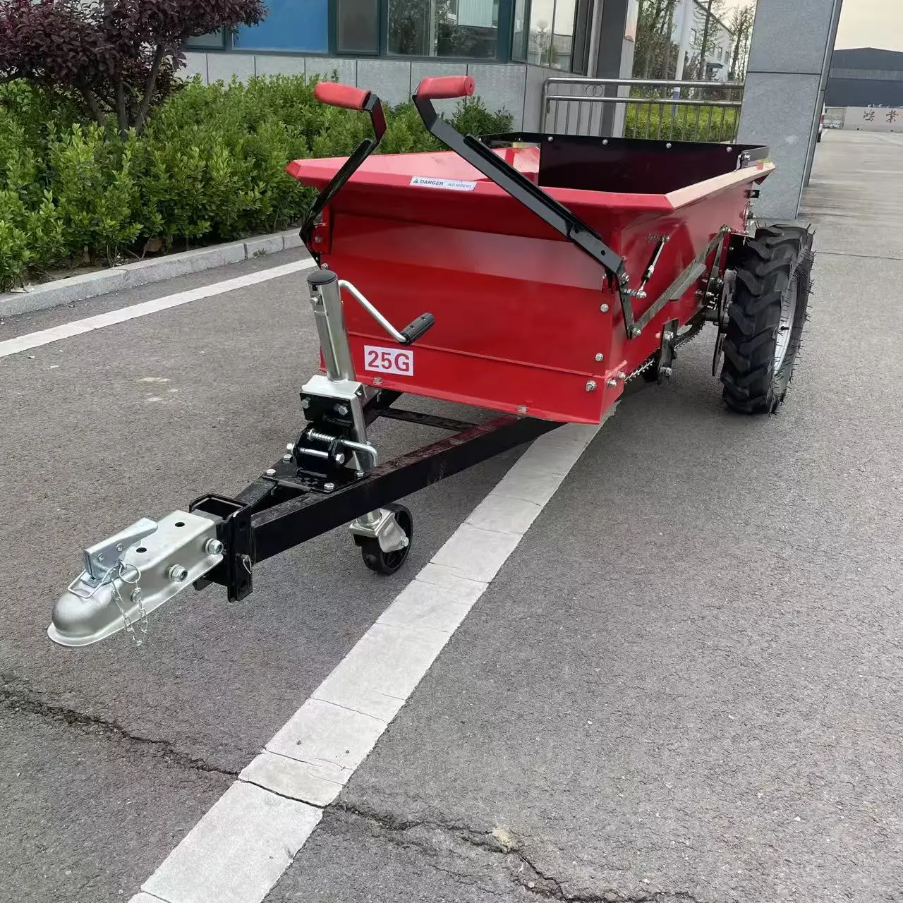 ZY-25G CE Approved Rear Throw Pasture Fertilizer Spreading Machine ATV/UTVs Compost Manure Spreaders