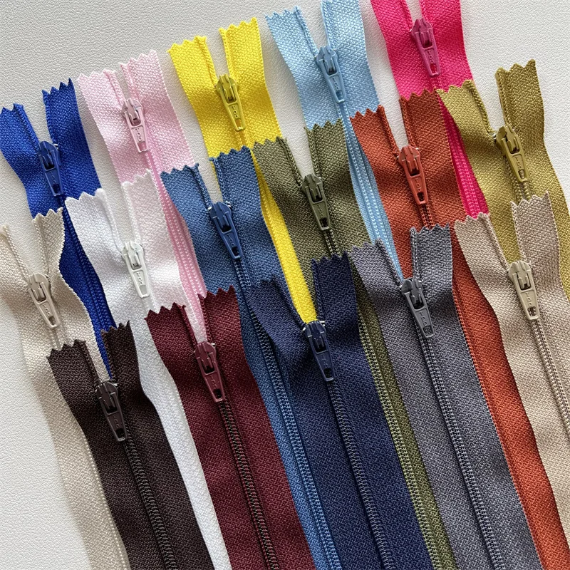 Zipper Coil Zipper Long Chain Roll Factory Price  3# 5# Nylon  Auto Lock Zippers & Accessories Custom Teeth